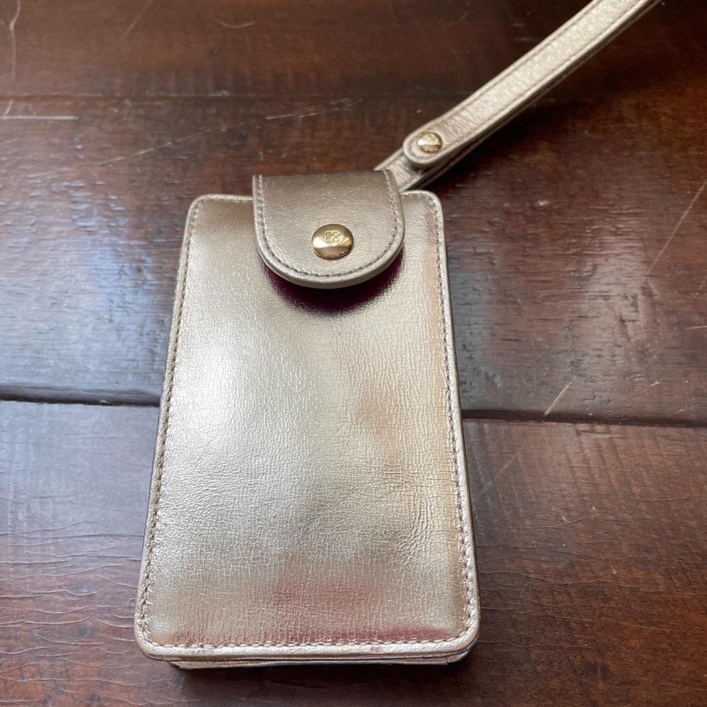 Kate spade phone carrier.